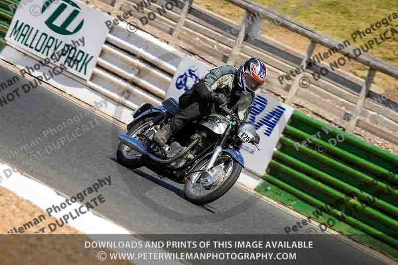 Vintage motorcycle club;eventdigitalimages;mallory park;mallory park trackday photographs;no limits trackdays;peter wileman photography;trackday digital images;trackday photos;vmcc festival 1000 bikes photographs